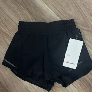 lululemon 2.5 inch hotty hot